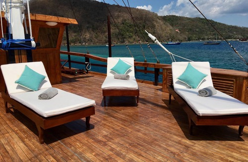 Labuan Bajo Boat Rental | 39 Meter Traditional Phinisi Boat
