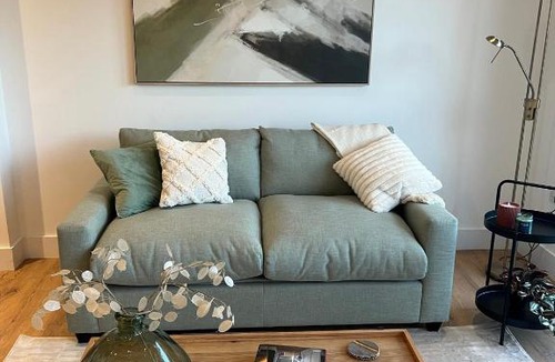 Devonport Apartment | 39 Teesra House