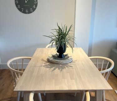 Devonport Apartment | 39 Teesra House