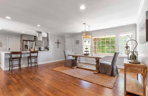 Smyrna Cottage | 3926 Pineview, Smyrna