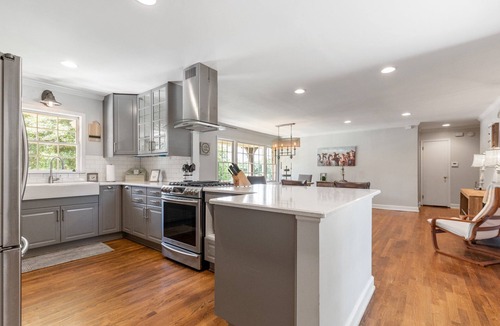 Smyrna House | 3926 Pineview, Smyrna
