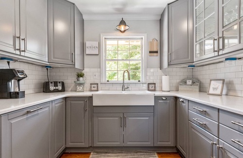 Smyrna House | 3926 Pineview, Smyrna