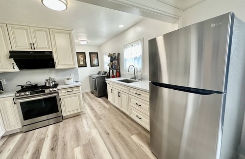 Alhambra House | 3B/2B Haven near Atlantic Square