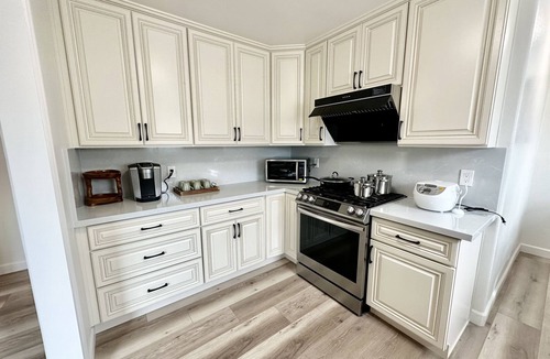 Alhambra House | 3B/2B Haven near Atlantic Square