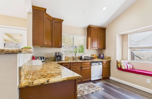 Glendale House | 3B w/pool for groups near stadium & entertainment