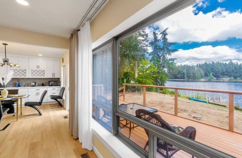 Lakeland South House | 3b2b Upper Unit with Spectacular Lake Views