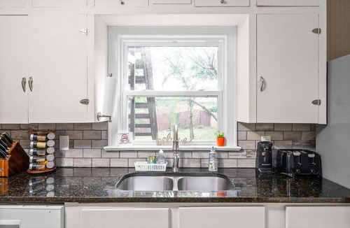 Springfield Cottage | 3BD 102 Madison Ter