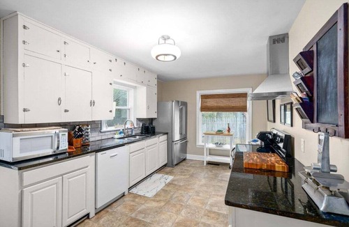 Springfield Cottage | 3BD 102 Madison Ter