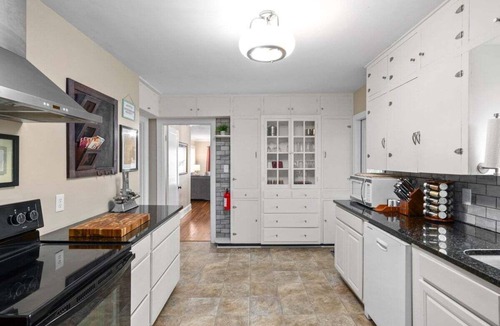 Springfield House | 3BD 102 Madison Ter