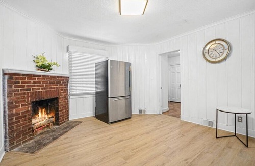 Bethesda House | 3Bd/2.5ba Townhome in Bethesda nr NIH and Metro