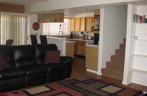 Northwest Heights House | 3bd/2.5bath Coors And I-40 Convenient Freeway Access