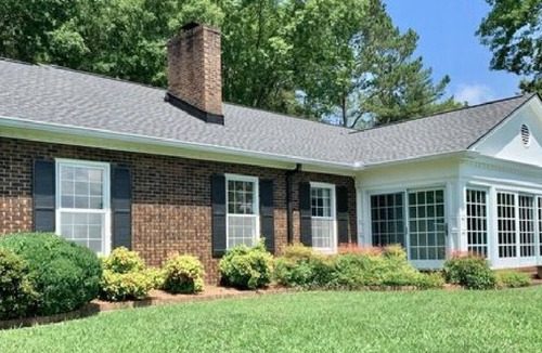 Summerville House | 3BD 2 BR Very Private Executive House