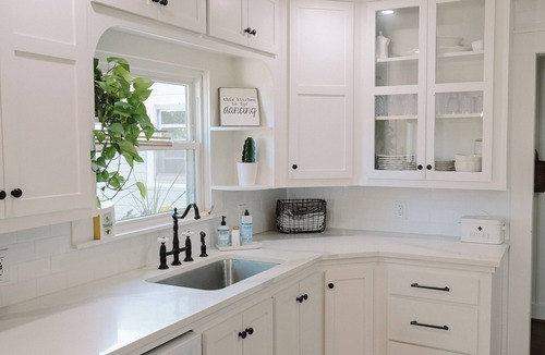 Ozark Cottage | 3bd 2ba Bumblebee Cottage in charming Ozark