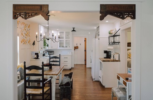 Ozark Cottage | 3bd 2ba Bumblebee Cottage in charming Ozark