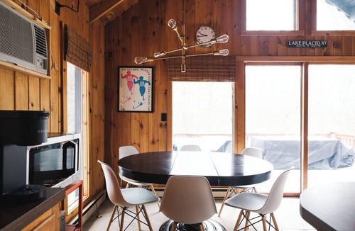 Jay Cabin | 3bd 2ba Cabin with Hot Tub & Fireplace