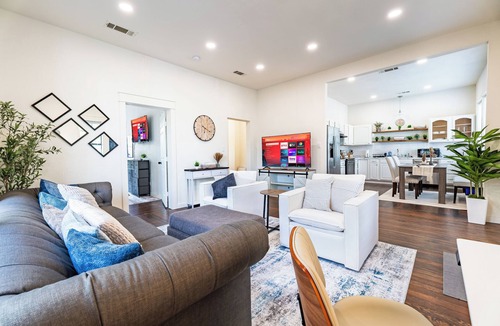 Greenville House | 3BD/2BA Dedicated Workspace, King Bed, Pets Welcome