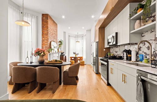 Jersey City Apartment | 3BD 2BA Duplex Brownstone + Parking - 25 min NYC