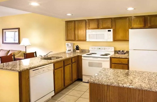 Sevierville Resort | 3BD/2Bath - Smoky Mountains Retreat! Gorgeous Views, Pools, + More!