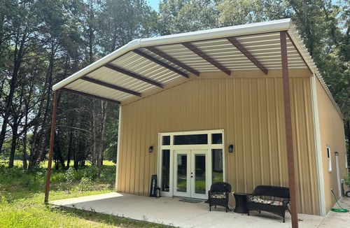 Athens House | 3bd 2bth Barndominium home is 17 mi from Canton 1st Monday. Hunting and fishing