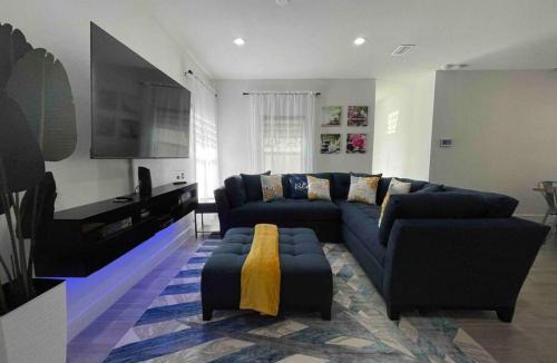 New Malibu Villa | 3BD/2BTH Home Near Downtown Orlando