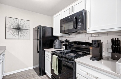 Pleasant Valley Apartment | 3bd Apt near Downtown Austin
