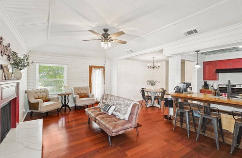 McKinney House | 3BD Farmhouse Country Living - Pool, Patio, Firepit