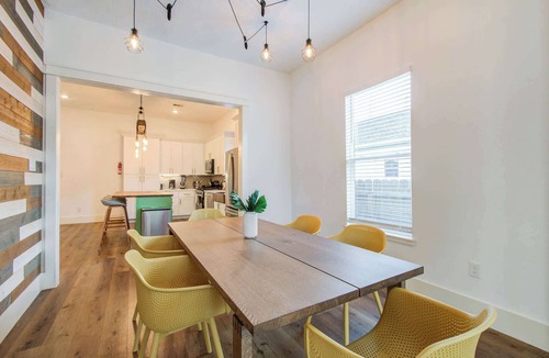 Northside House | 3BD Historic Charm x Modern Amenities w Hot Tub