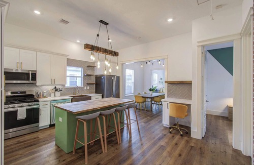 Northside House | 3BD Historic Charm x Modern Amenities w Hot Tub
