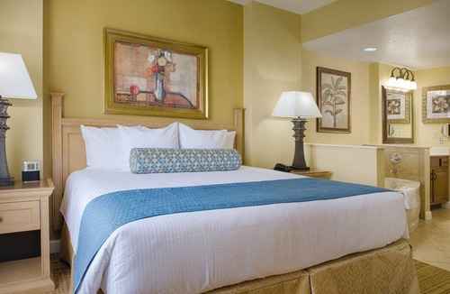 Lake Buena Vista Resort | 3BD/Orlando near Disney - Full Kitchen, Private Living Area