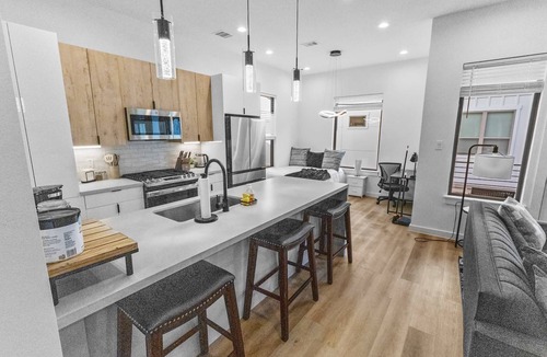 OST - South Union House | 3BD Spacious Retreat Fast Wi-Fi, Parking, Gym