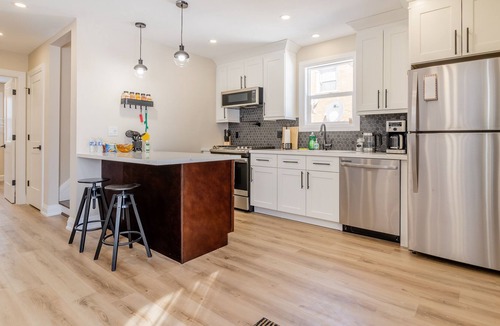 Hamilton Apartment | 3BDR BBQ Smart TV Main Floor Unit Hamilton