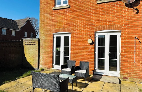 Kingsnorth House | 3BDR Detached Spacious House in Ashford-with free parking