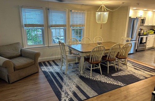Riviera House | 3bdrm - 2bath with private deck