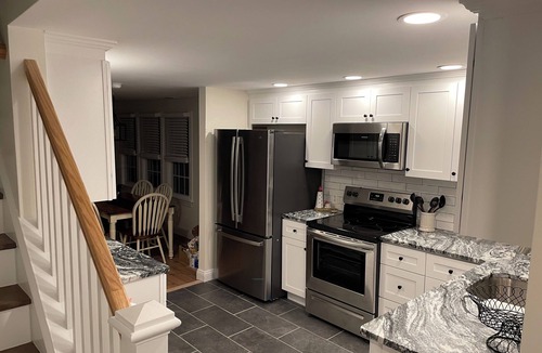Riviera House | 3bdrm - 2bath with private deck
