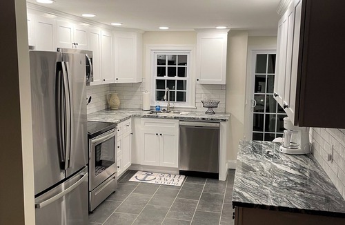 Riviera House | 3bdrm - 2bath with private deck