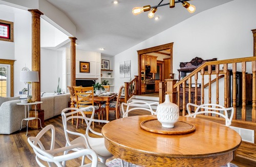 Ruthven House | 3BDRM Salt Water Pool N Hot Tub