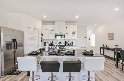 Southeast Houston House | 3Bed 2.5Bath Cozy Home in Quiet Community 15 min from Downtown HTX w/WiFi
