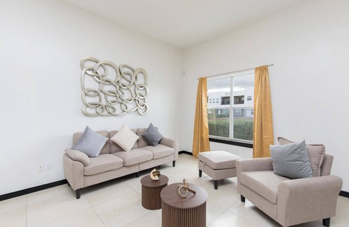 McAllen Apartment | 3Bed/2Bath - Prime Location, Gated Near Airport, Hospital & Mall