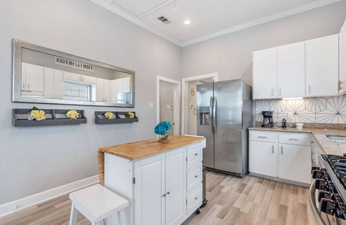 Washington Ave./ Memorial Park House | 3BED/3BATH in Houston's Heart: Heights-Montrose-Downtown