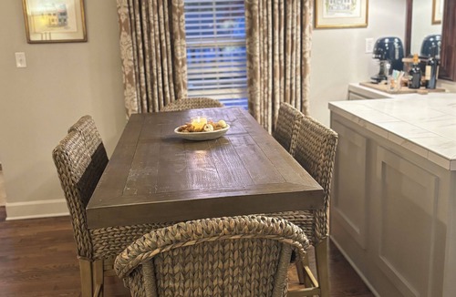Fairway House | 3bedroom/2bath house in Fairway only 2.5 mi to CC Plaza-plan a World Cup stay!