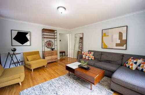 Southeast Yonkers Apartment | 3bedroom APT with balcony & free street parking