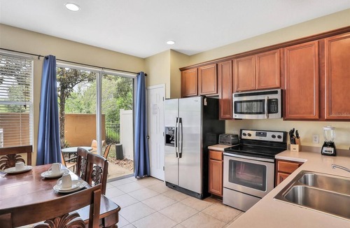 Crestwynd Bay House | 3bedroom Townhome | Close to Disney | Resort Pool