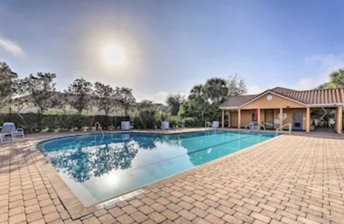 Crestwynd Bay House | 3bedroom Townhome | Close to Disney | Resort Pool