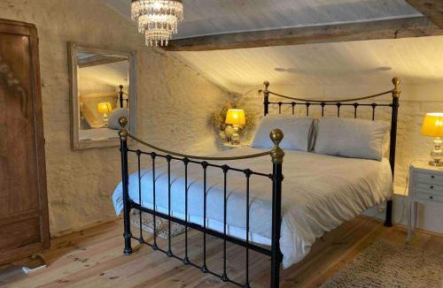 Ceaux-en-Loudun House | 3Bedrooms-Sleeps6-WiFi-Fireplace