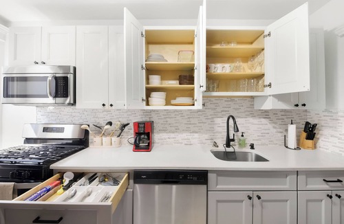West Side Apartment | 3BR/1B Victorian House, Near NYC Parking Avail Pets Welcome