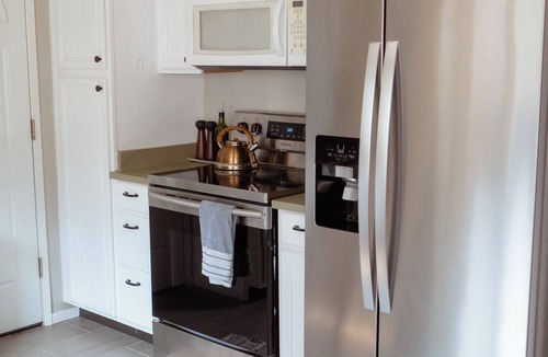 Seattle Metro Area House | 3BR/1BA Mid-century Birch Haven