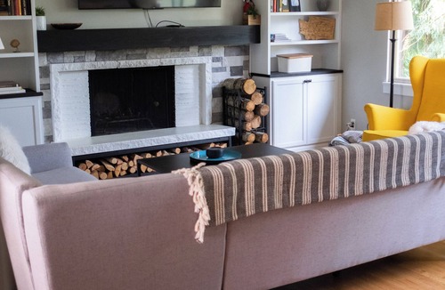 Seattle Metro Area House | 3BR/1BA Mid-century Birch Haven