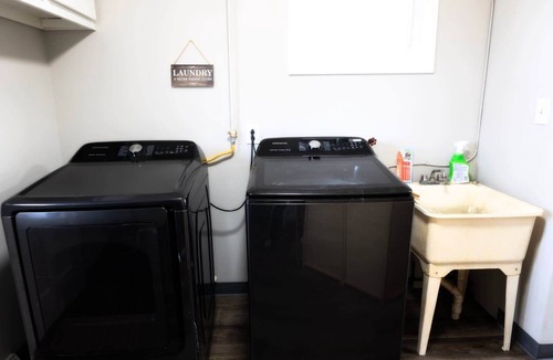 Berea House | 3BR 1Bath | Fully Fenced Yard with Garage