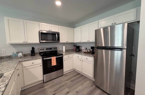 State Park House | 3BR 2.5BA Fort Jackson | Fast WiFi + Parking