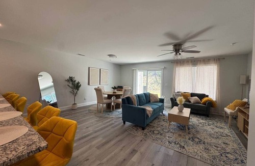 Dentsville House | 3BR 2.5BA Fort Jackson | Fast Wi-Fi + Parking